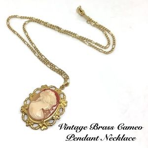 🆕Vintage Brass Cameo Pendant Necklace